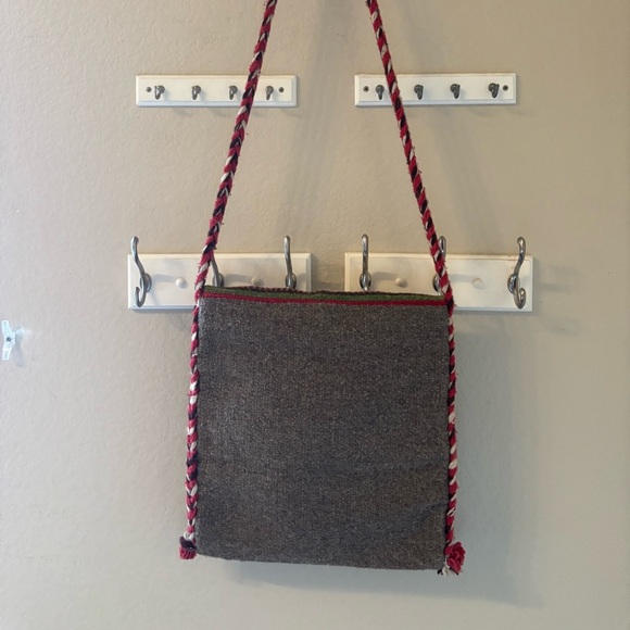 Handwoven Wool Shoulder Bag - Southwest Tribal Design - Picture 6 of 10